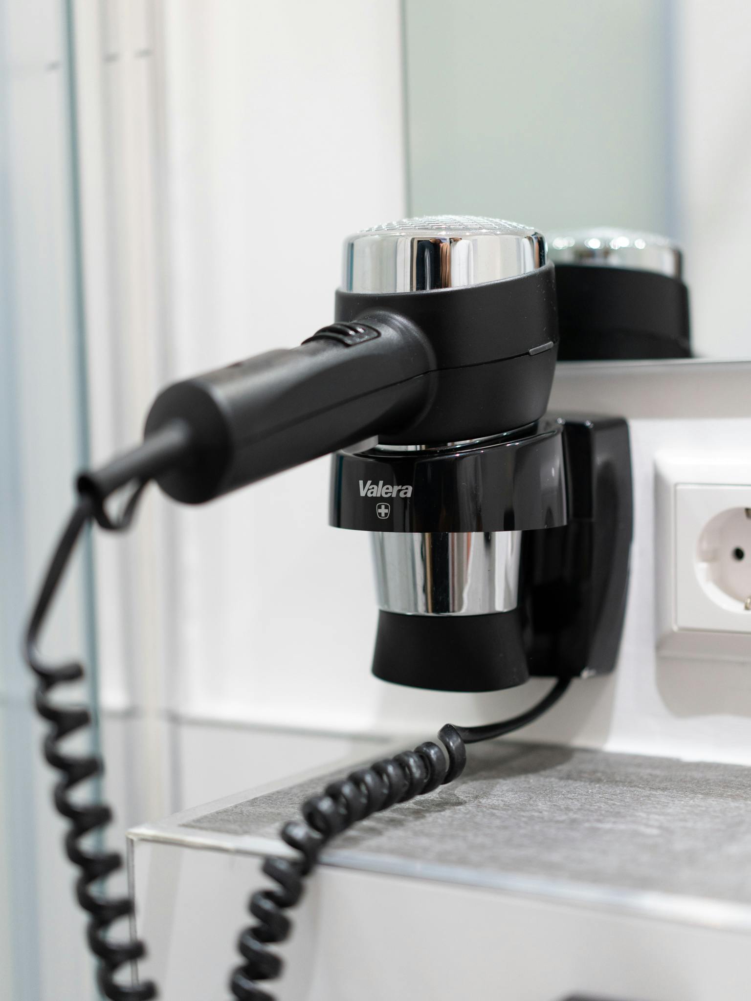 bathroom, toilet, wc, private bathroom, ensuite toilet, ensuite bathroom, shower, soap, shampoo, hairdryer, towels included