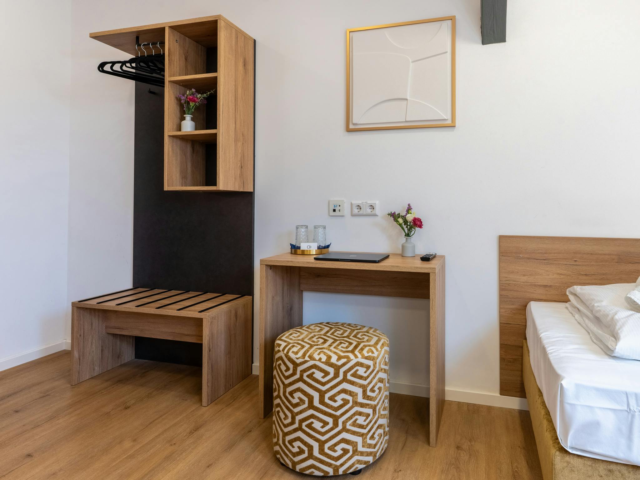 twin room, konstanz, hotel, bodensee, modern hotel, private room, konstanz hotel, bodensee hotel, sofa bed, towels included