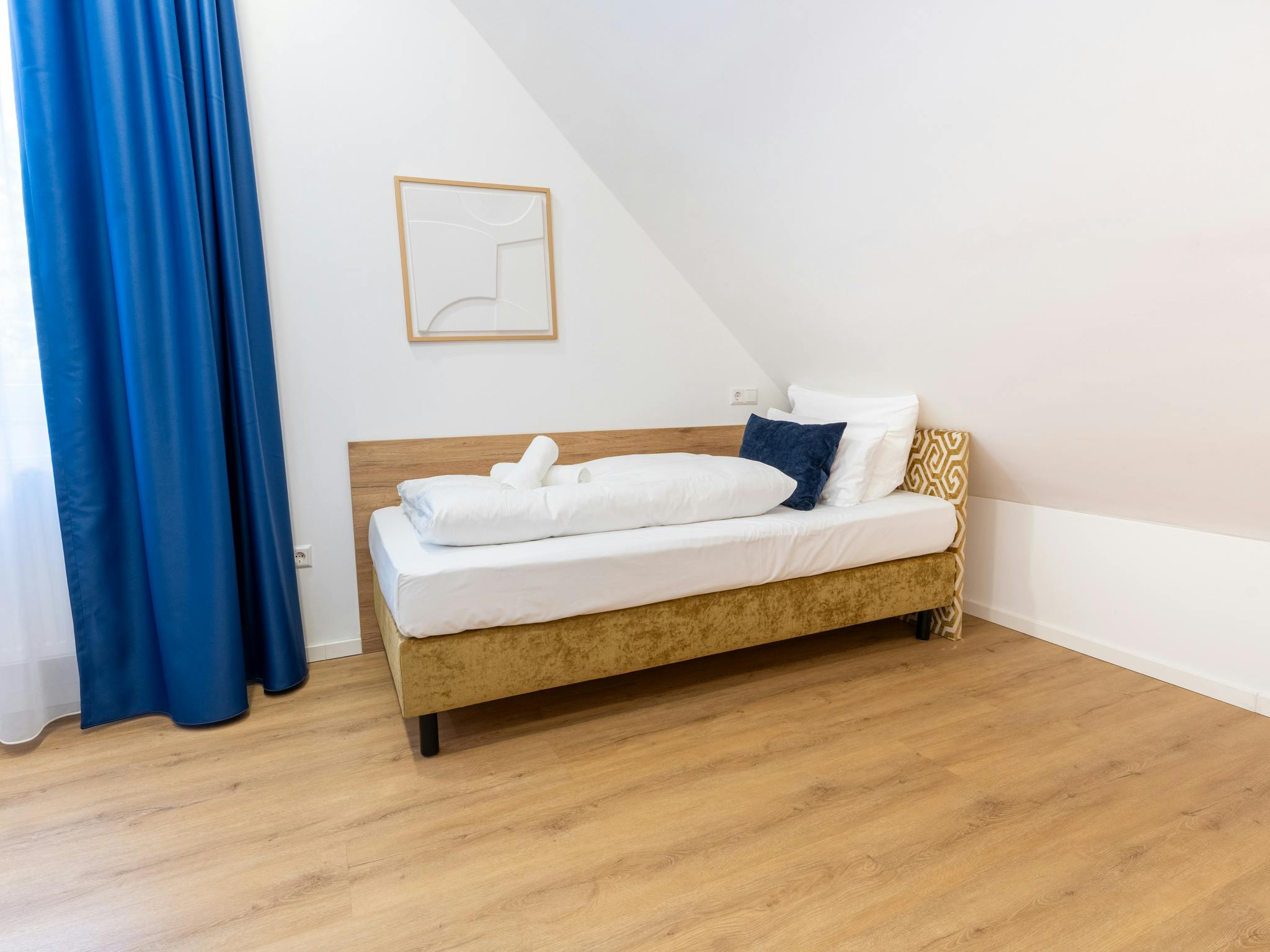 wheelchair friendly, twin room, konstanz, hotel, bodensee, modern hotel, private room, konstanz hotel, bodensee hotel, towels