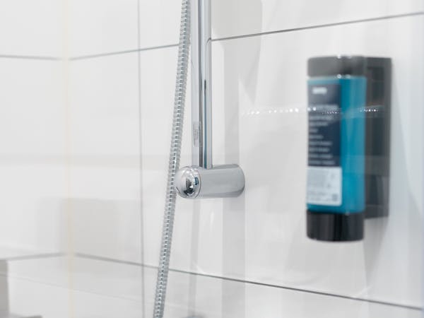 bathroom, toilet, wc, private bathroom, ensuite toilet, ensuite bathroom, shower, soap, shampoo, hairdryer, towels included