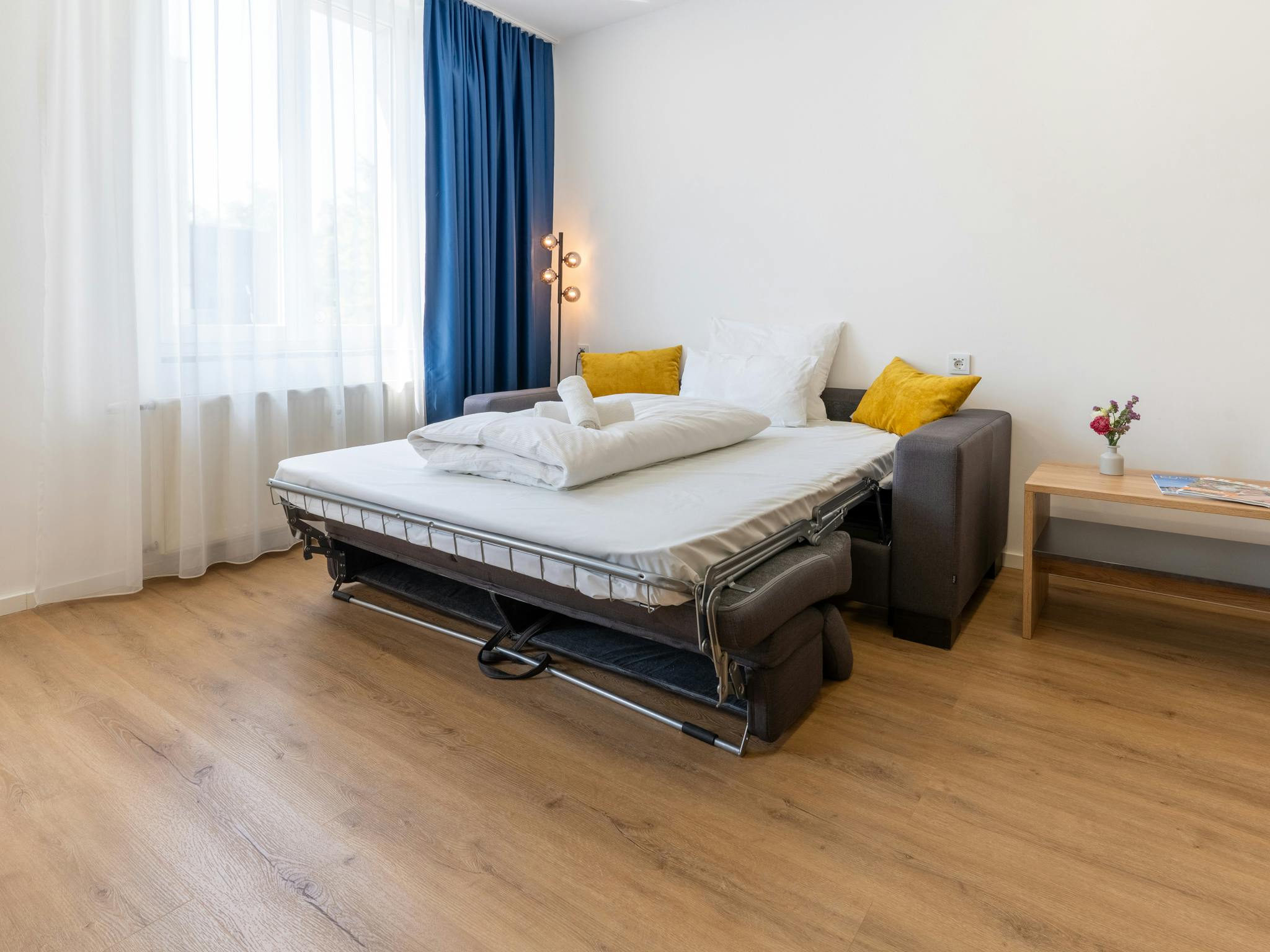 suite room, konstanz, hotel, bodensee, modern hotel, private room, konstanz hotel, bodensee hotel, sofa bed, towels included