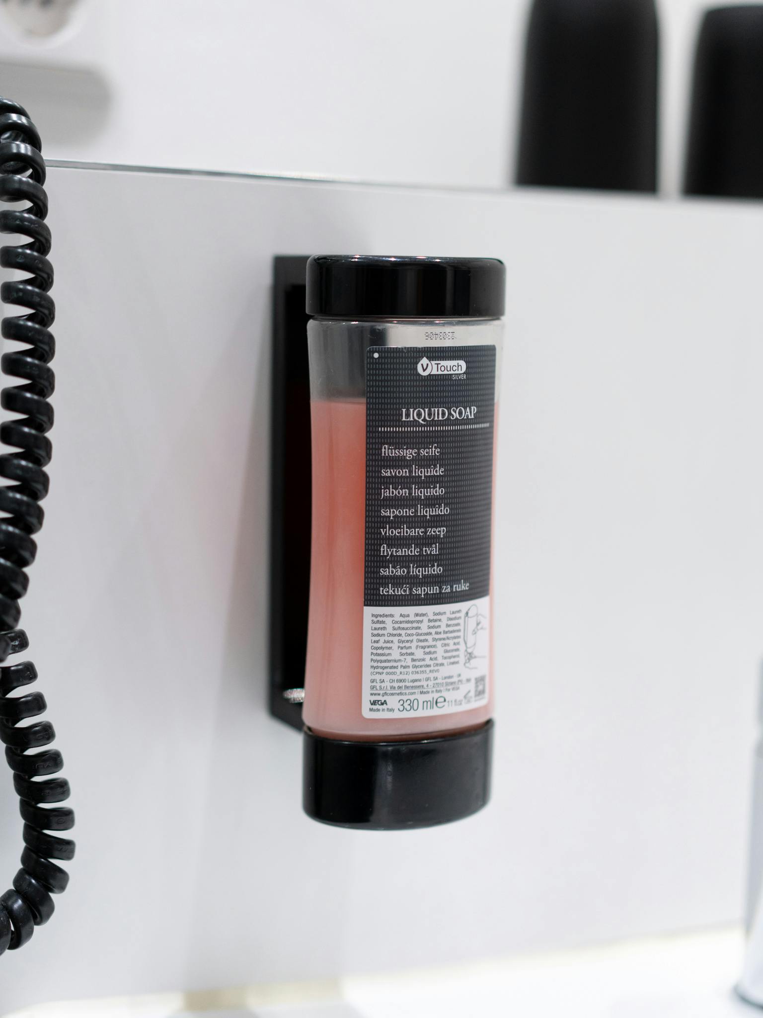 bathroom, toilet, wc, private bathroom, ensuite toilet, ensuite bathroom, shower, soap, shampoo, hairdryer, towels included