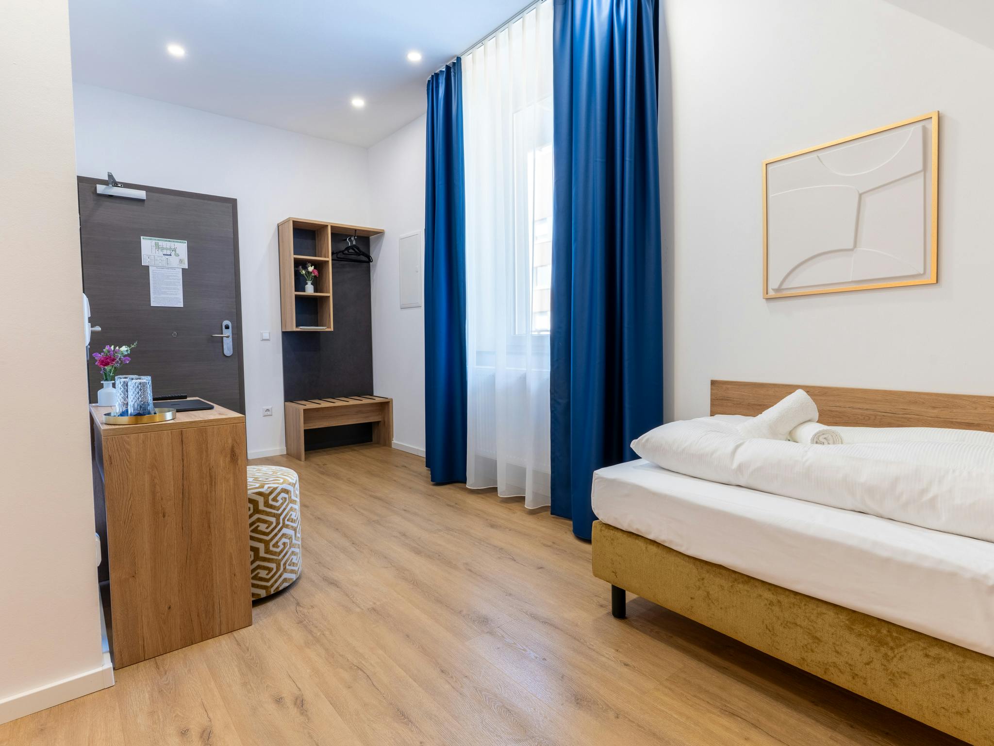 wheelchair friendly, twin room, konstanz, hotel, bodensee, modern hotel, private room, konstanz hotel, bodensee hotel, towels