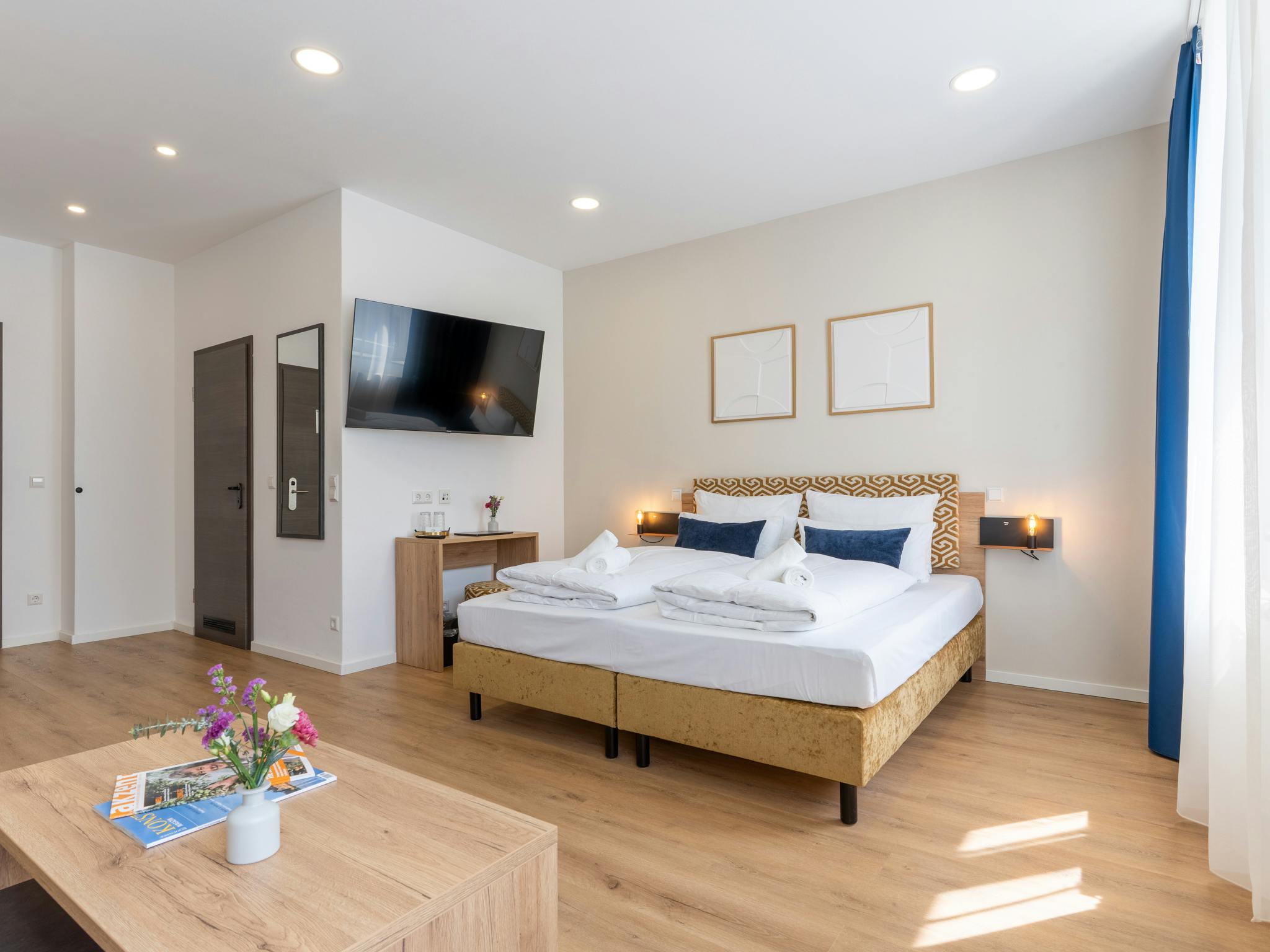 suite room, konstanz, hotel, bodensee, modern hotel, private room, konstanz hotel, bodensee hotel, sofa bed, towels included