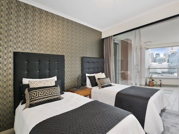 2 Singles Beds Sliding doors opening to Balcony HD TV Spectacular Views to the City