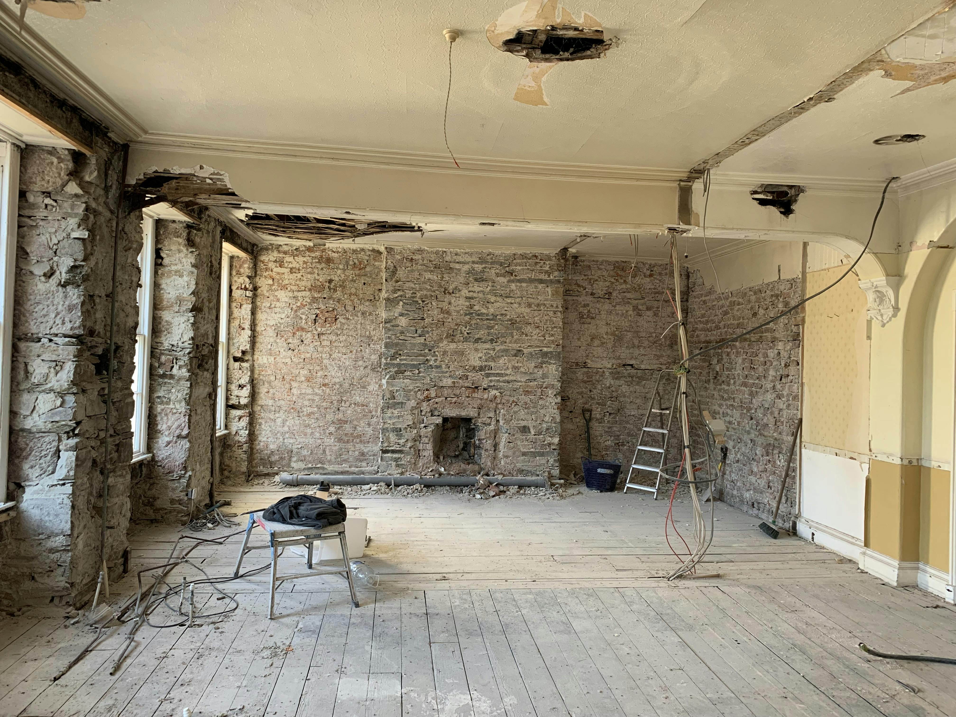 Renovations at historical Lonsdale House
