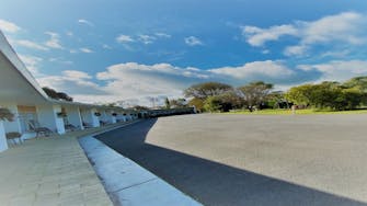 Terang Motor Inn _ off street Parking