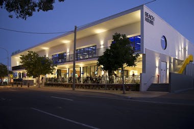 The Beach House restaurant and bar located in Scarness Hervey Bay. Great dining and entertainment venue for the whole family.