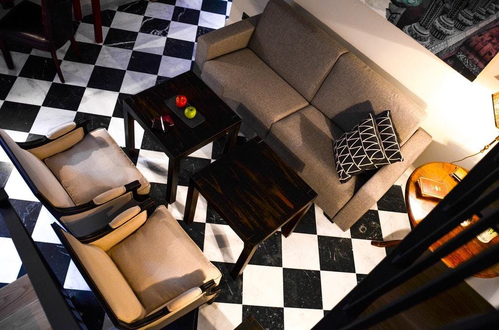 DELUXE one bedroom Apartment DUPLEX. Aguilas5 SevillaSuites