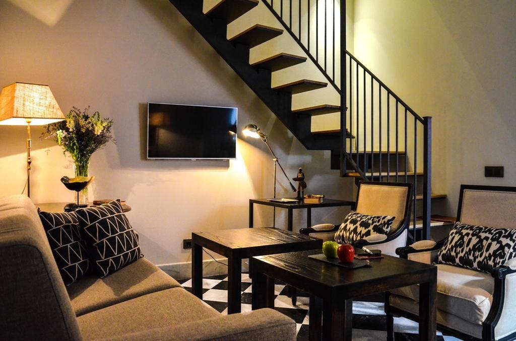 DELUXE one bedroom Apartment DUPLEX. Aguilas5 SevillaSuites