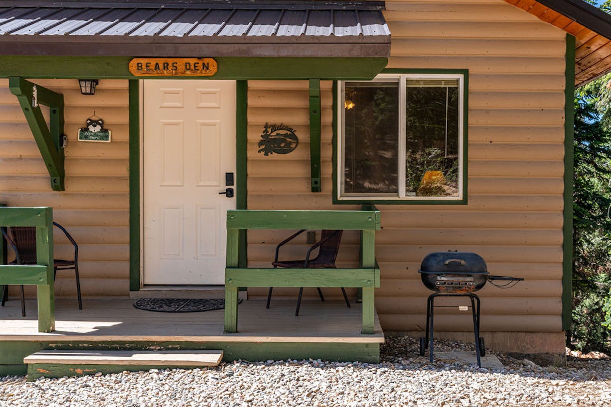 Bear Cabin kitchen