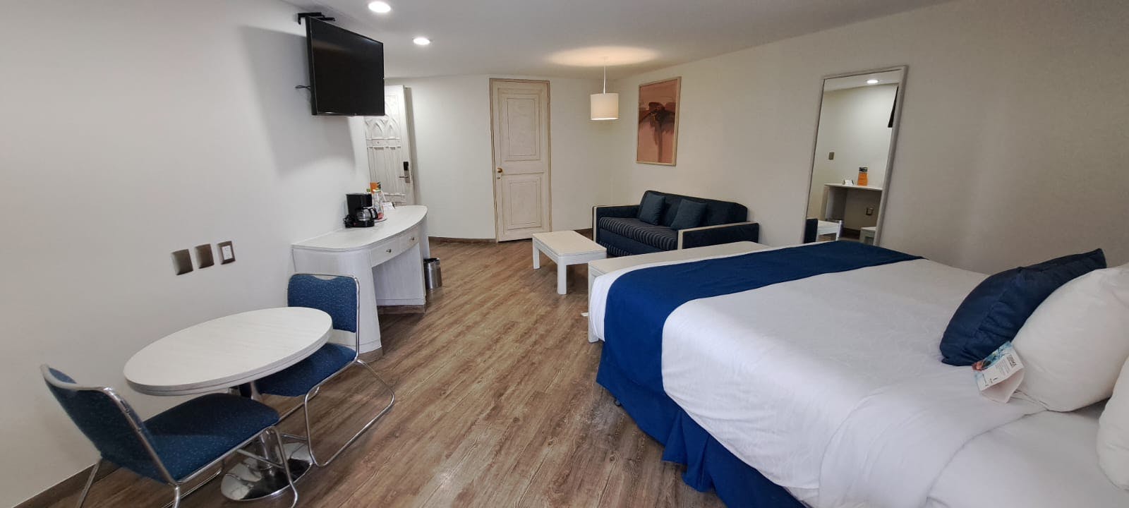 Habitacion Jr suite con balcón