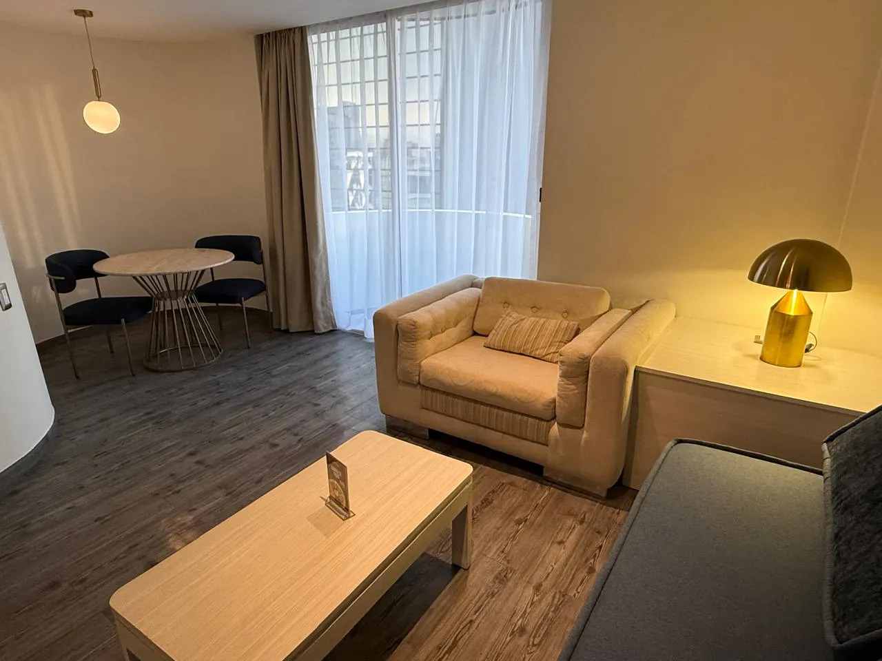 Master Suite - sala de estar y comedor