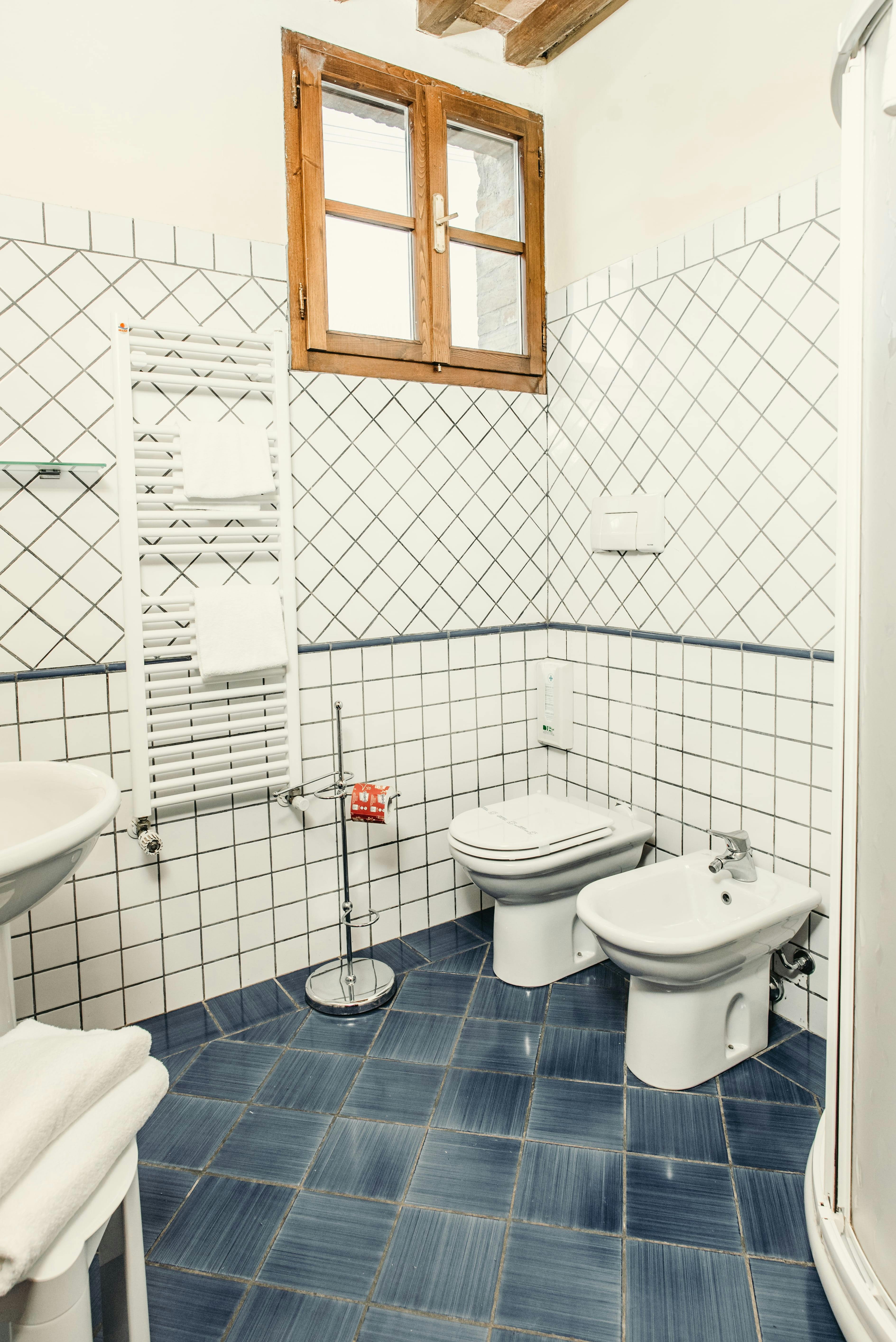 studio, monolocale, bathroom