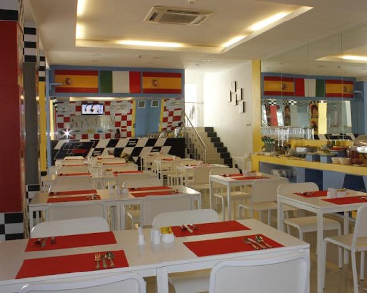 Sinar Sport Hotel Pit Stop Restaurant