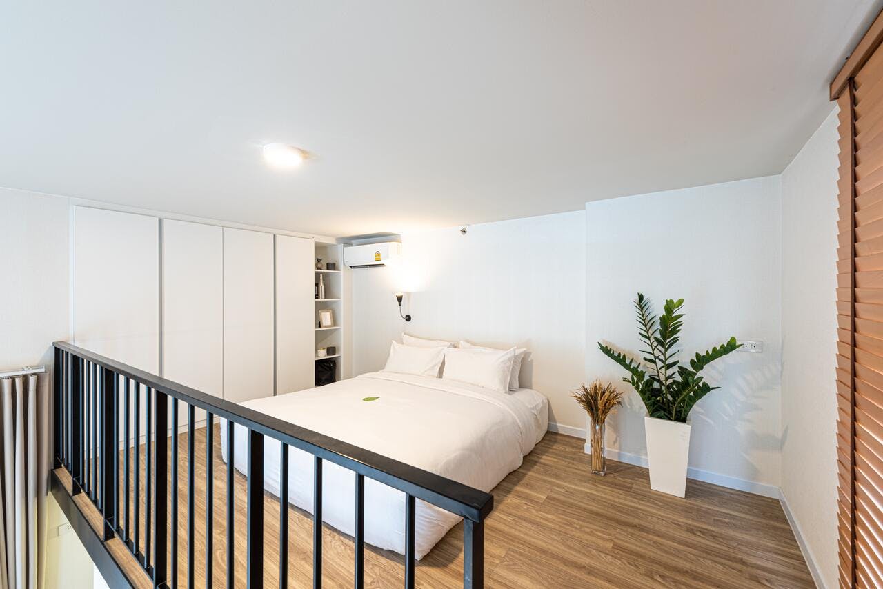 Q-Box Hotel Bangkok Blossom