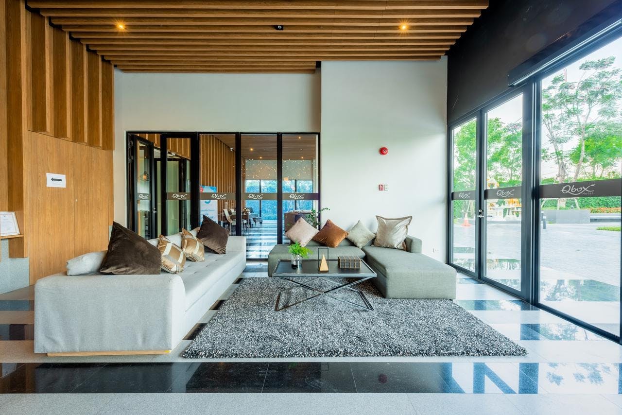 Q-Box Hotel Bangkok Blossom