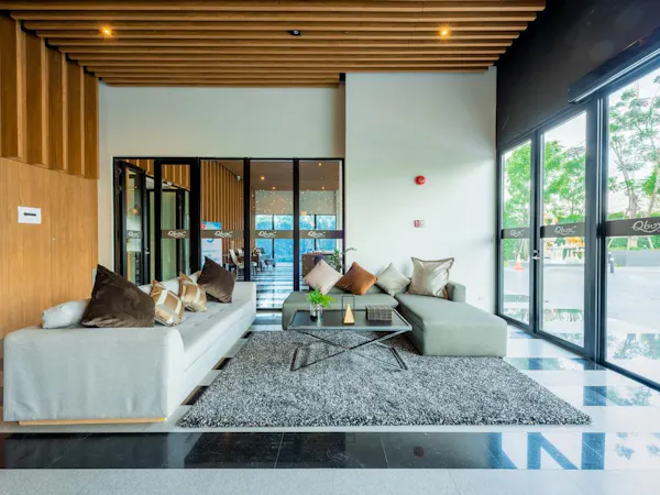 Q-Box Hotel Bangkok Blossom