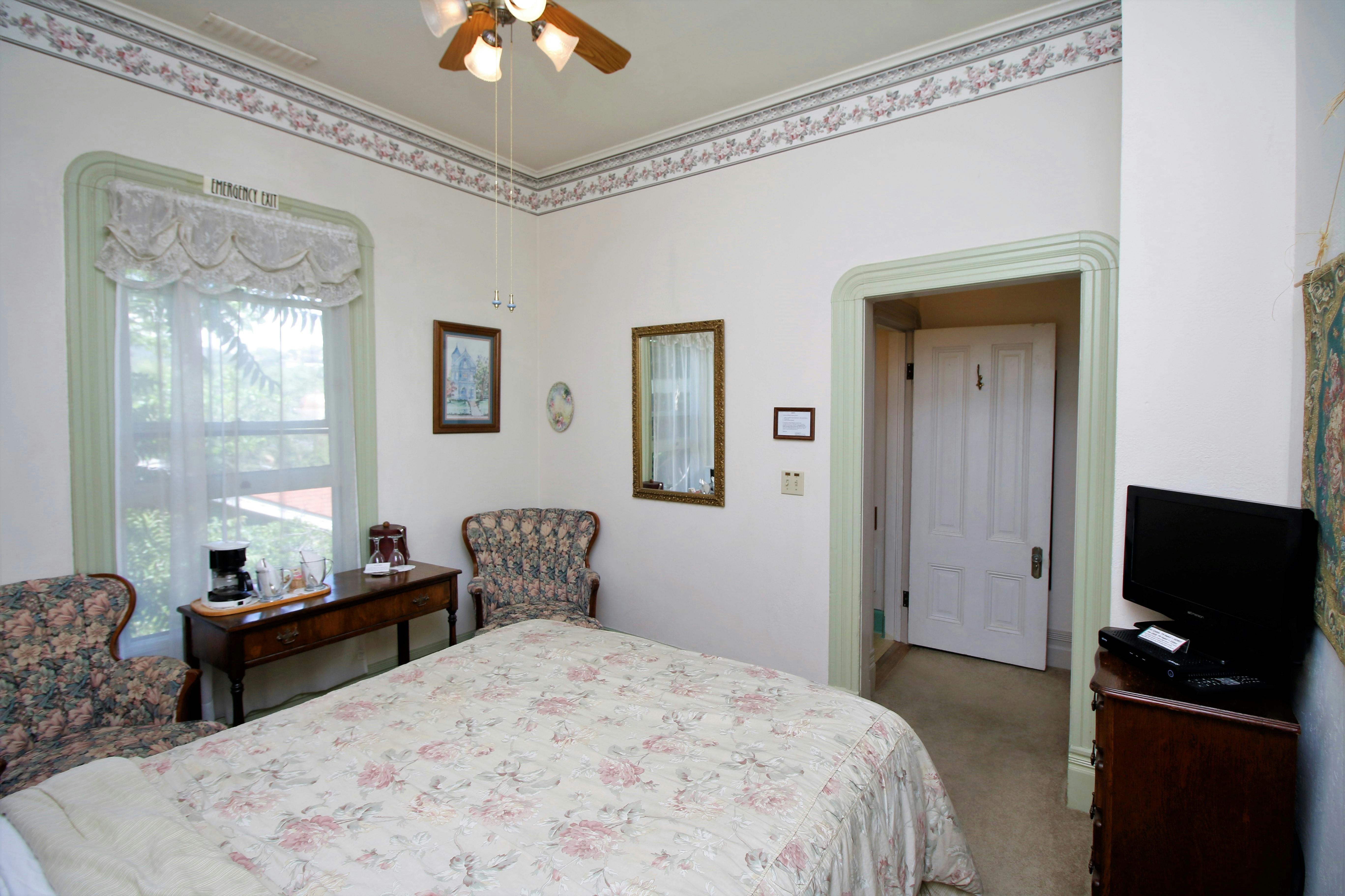 Tioga Room table and bath entrance