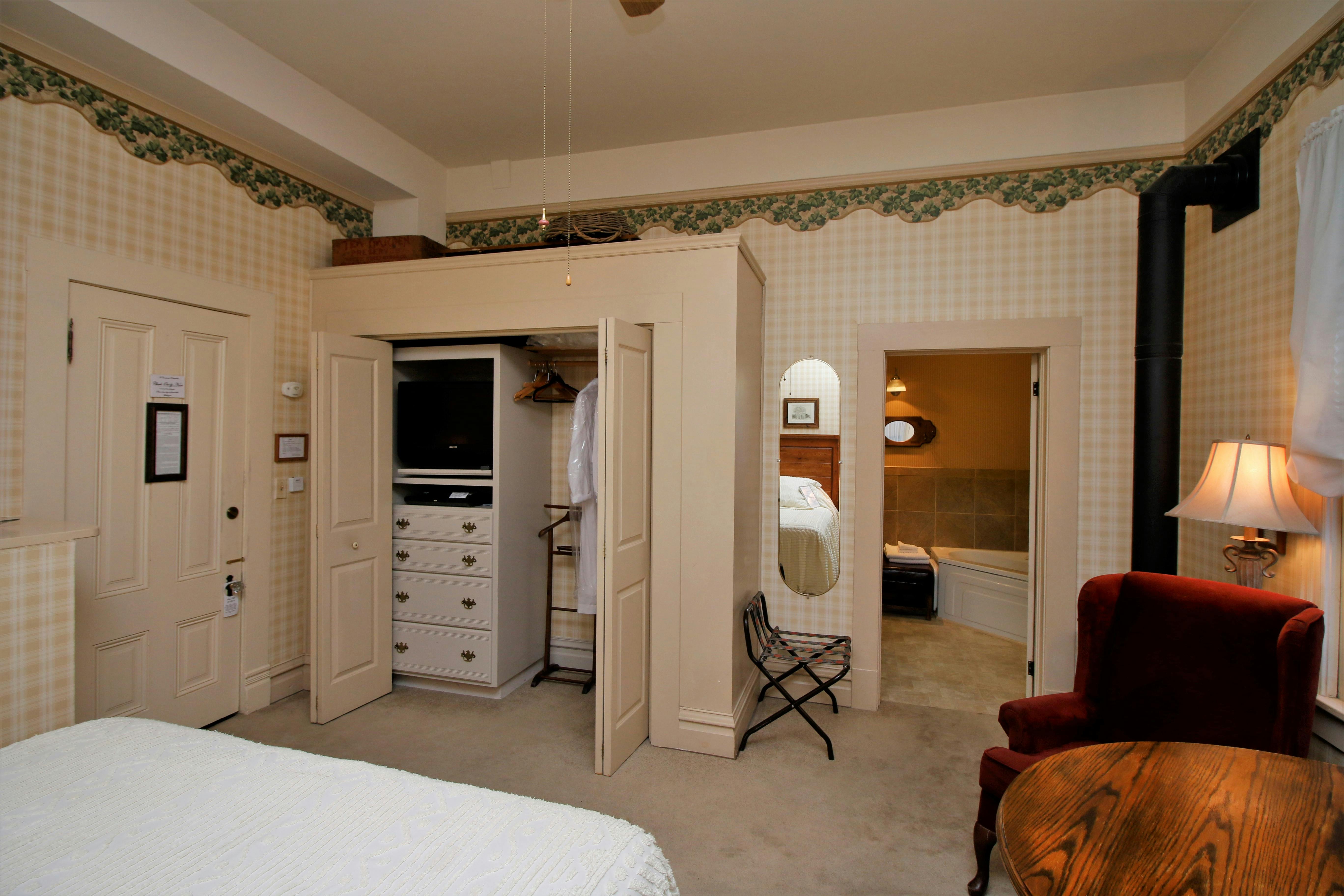 Yosemite Suite robes, tv, and dvd player