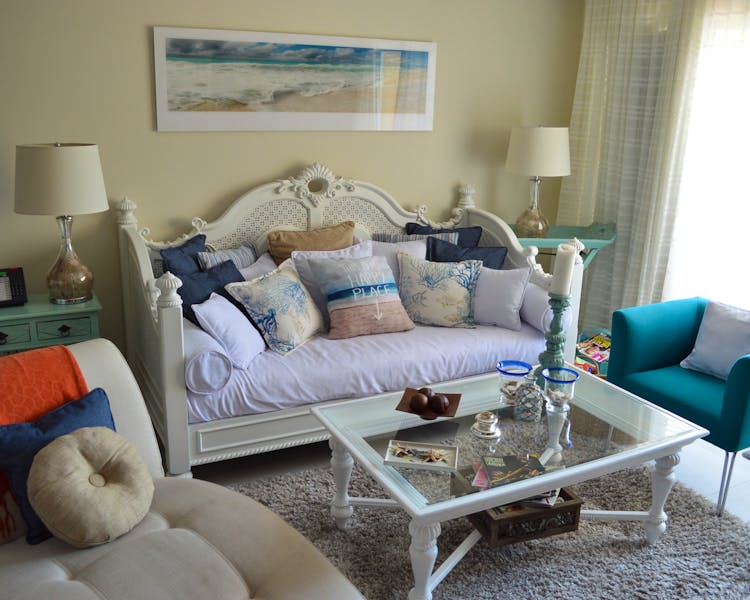 Apartment 123, Living Room