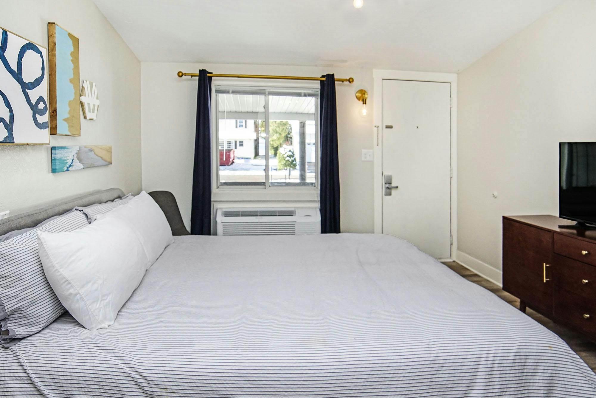 Luxury hotel room king bed Beulah Michigan