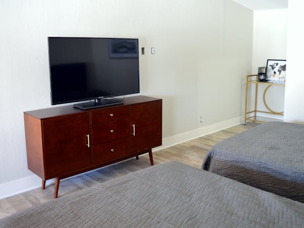 Double 2 bed luxury northern Michigan hotel room