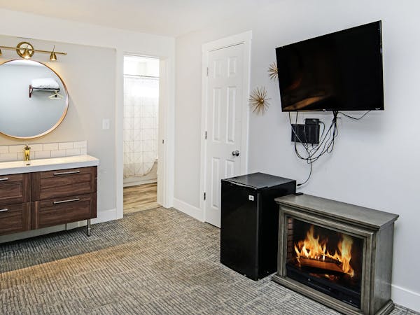 Luxury studio suite with fireplace Coastal Suites Resort MI