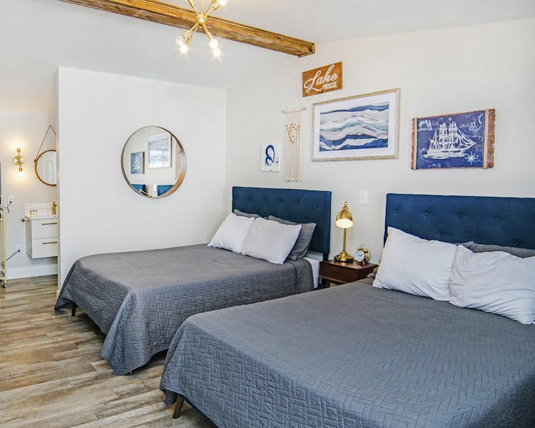 Double 2 bed luxury hotel room Beulah Michigan