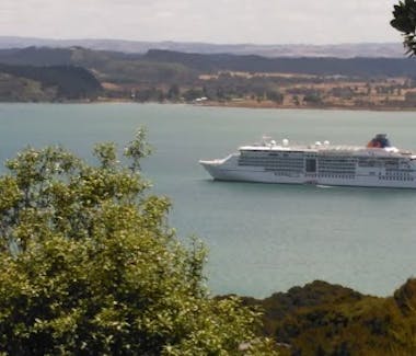 Cruiseliners coming into Russell