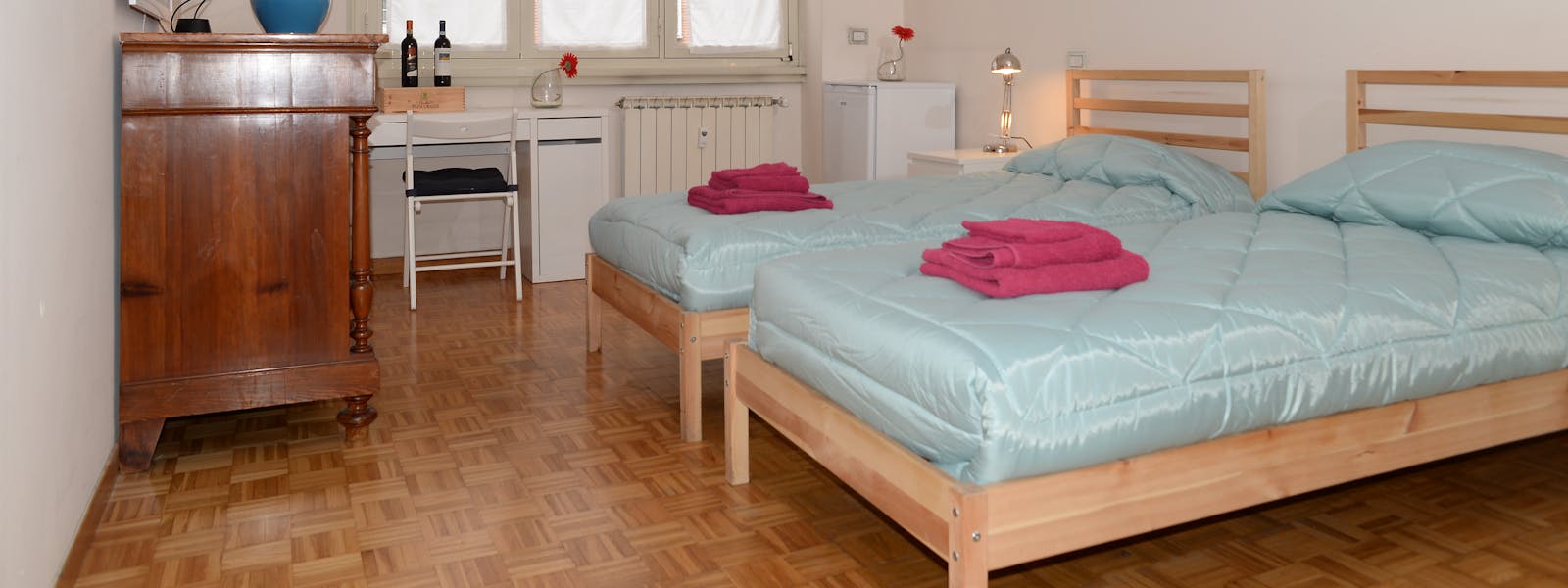 Deluxe White Room