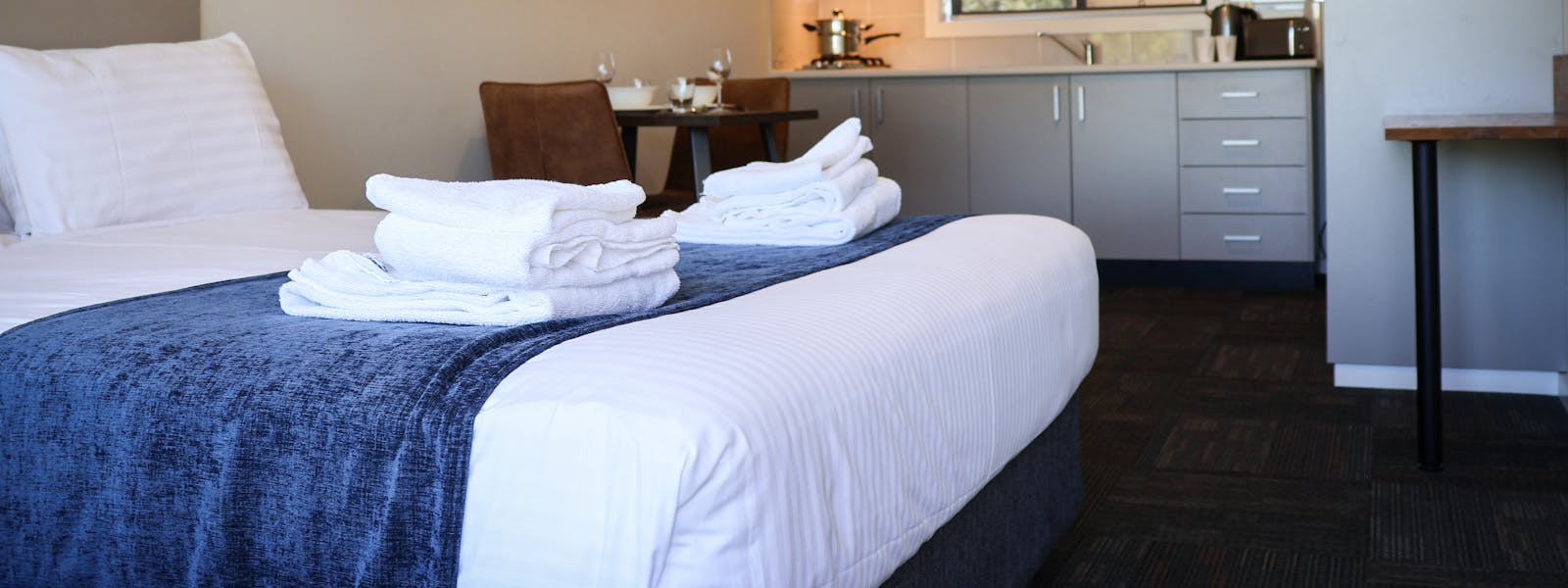 Queen Studio Apartment