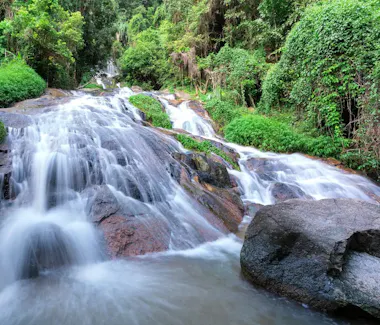 Na Muang Waterfalls in Koh Samui น้ำตกหน้าเมือง สมุย