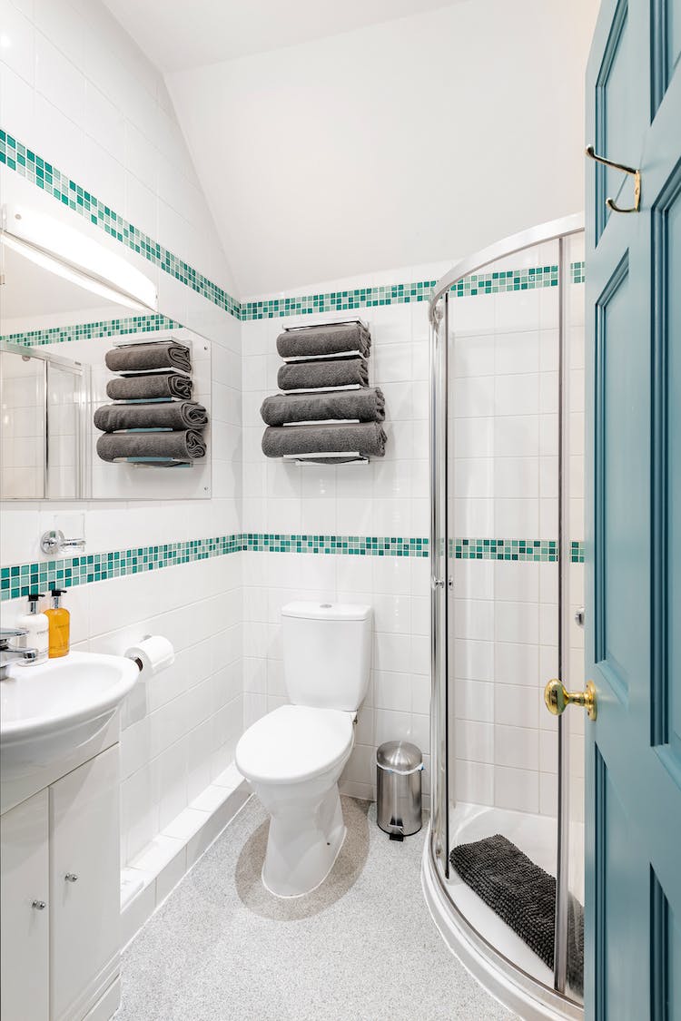 The Stables, ensuite