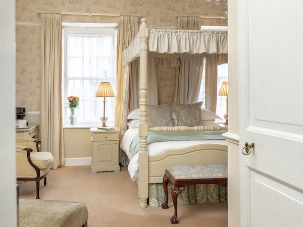 Rachel bedroom