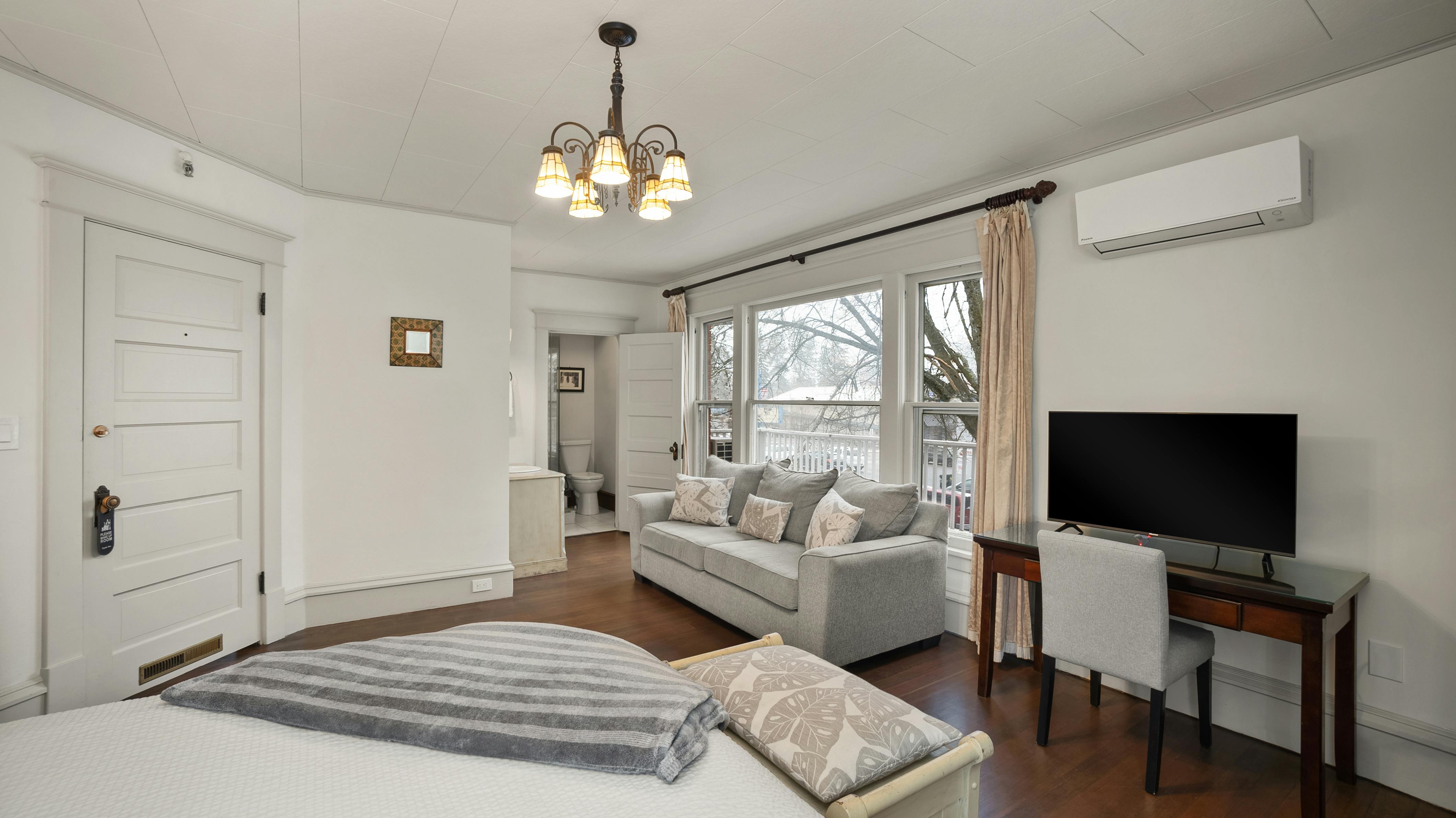 Rm 1 - The Gwendolen Suite