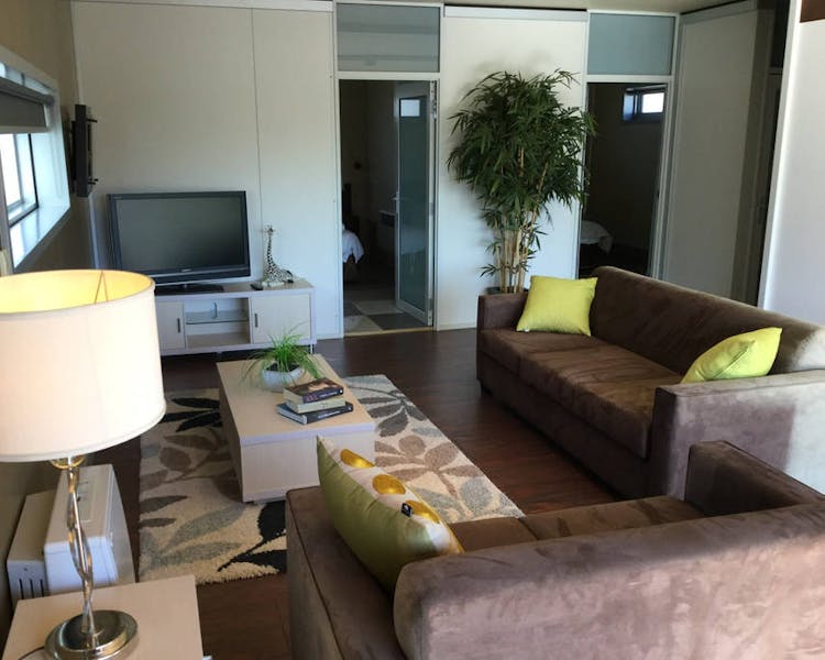 Spacious modern apartments that are filled with natural light, the perfect base for your next trip to Bendigo.