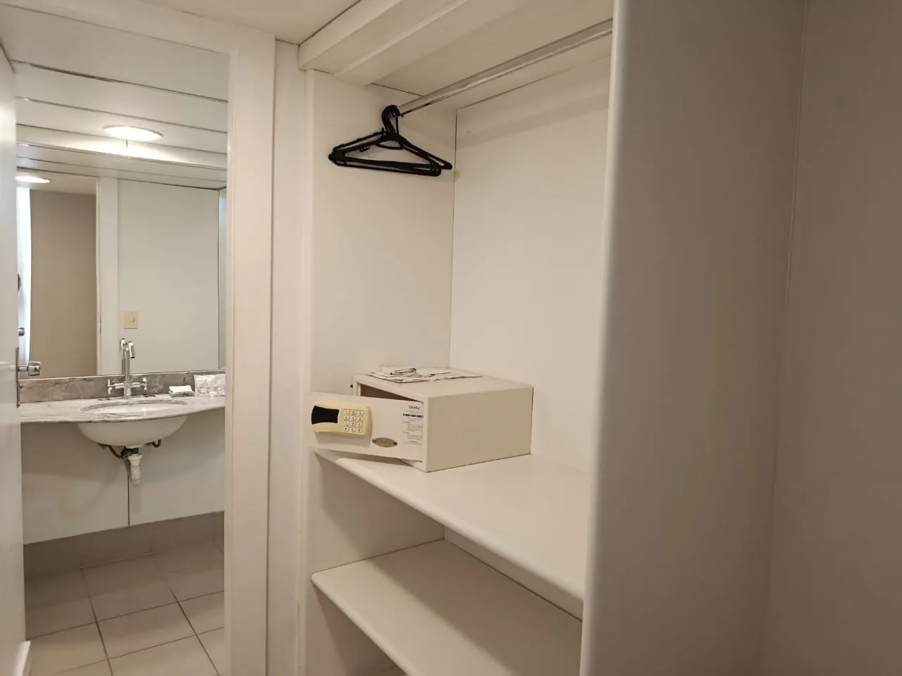 Armário - Quarto Quadruplo