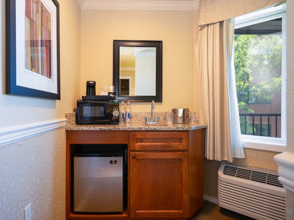 Two room Lakeside Suite, Microwave, refrigerator, Sink
