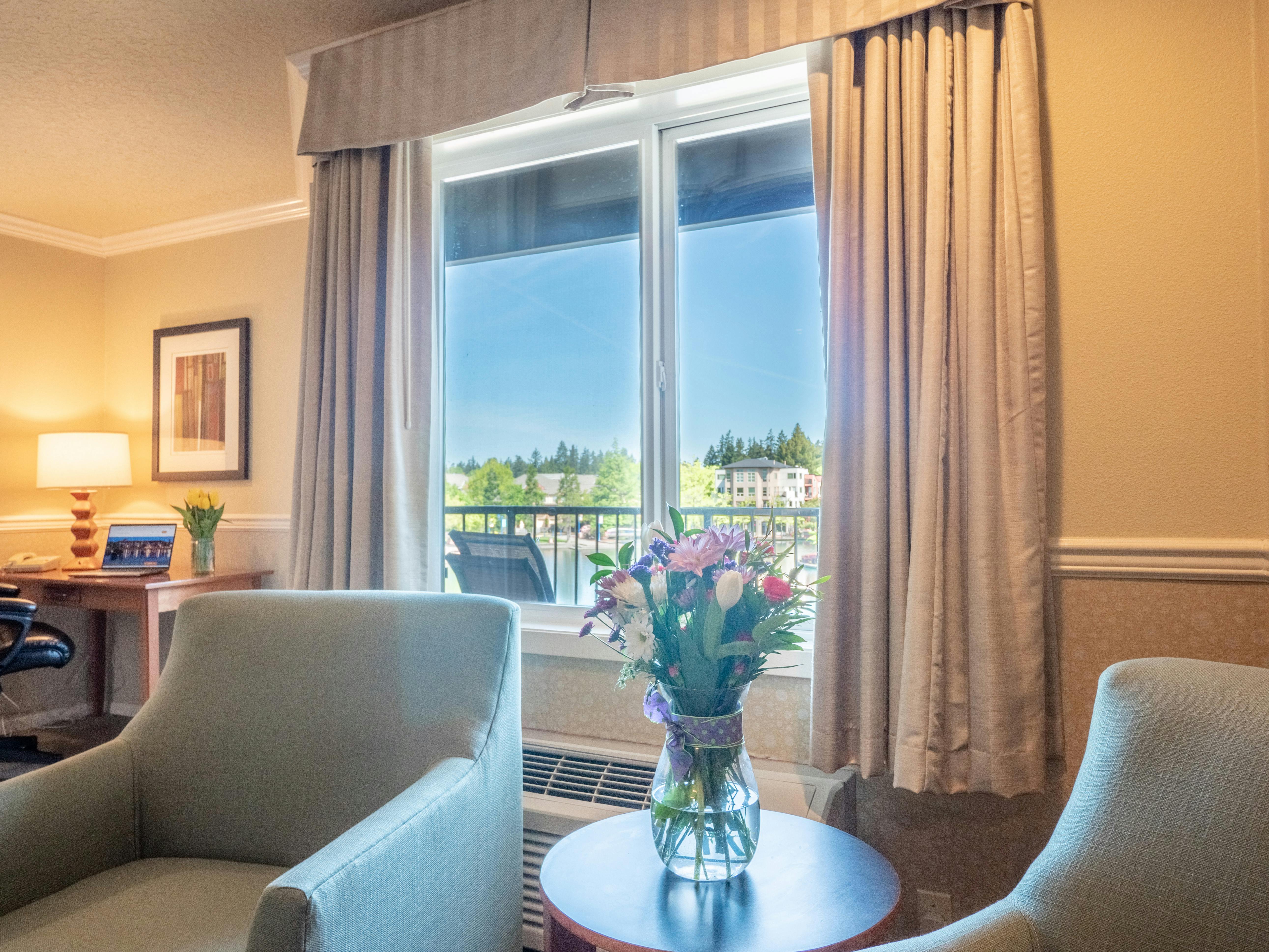 Century Hotel, Tualatin, Oversized King room, lake view, lakeside,View