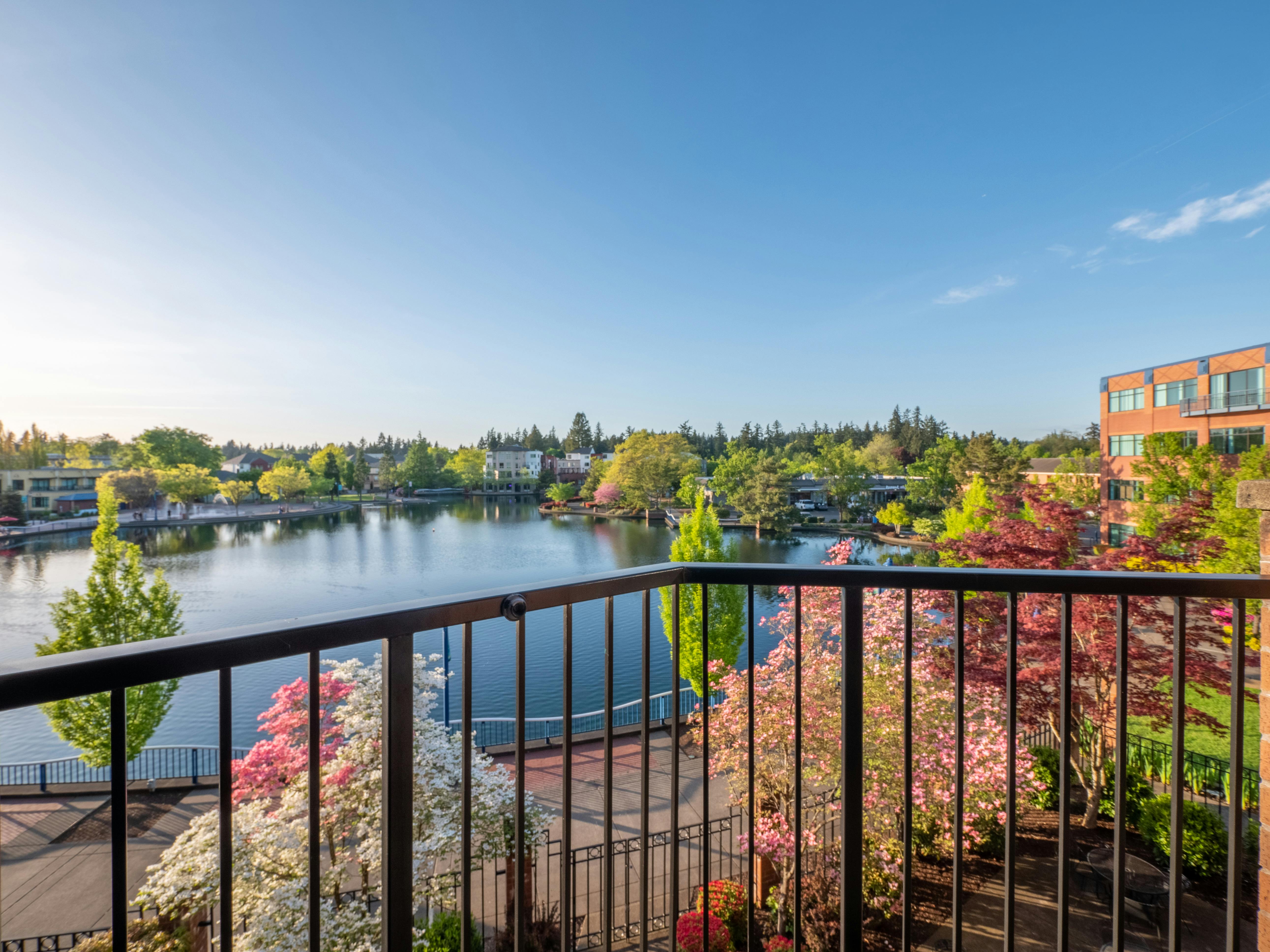 Century Hotel, lakeside, Tualatin, Lake View