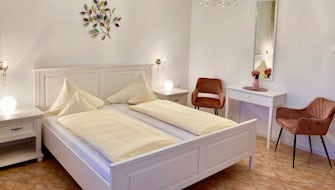 corner double room