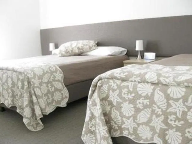 Apartment accommodation Shellharbour Resort bedroom