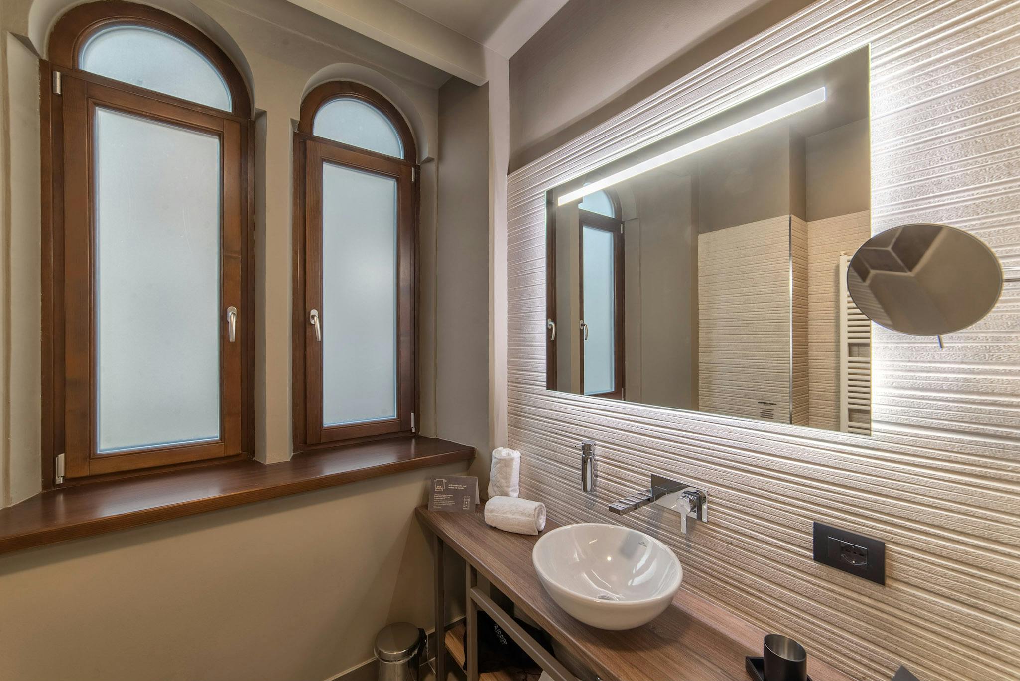 Boutique Room Trieste Hotel Design Bagno privato finestrato