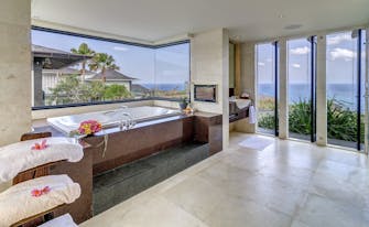 PRIVATE VILLAS OF BALI - Villa Tirta Kencana - Master Suite - Master bathroom