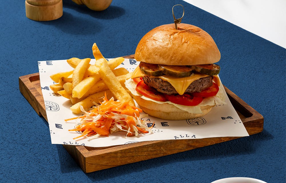 Classic Cheeseburger