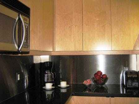 Yonge Suites Deluxe Split Level 2 Bedroom Penthouse H Kitchen