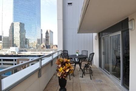 Yonge Suites Deluxe Split Level 2 Bedroom Penthouse H Terrace