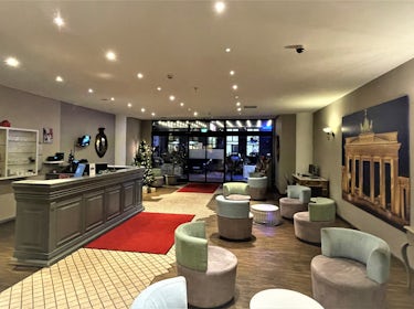 LOBBY 1