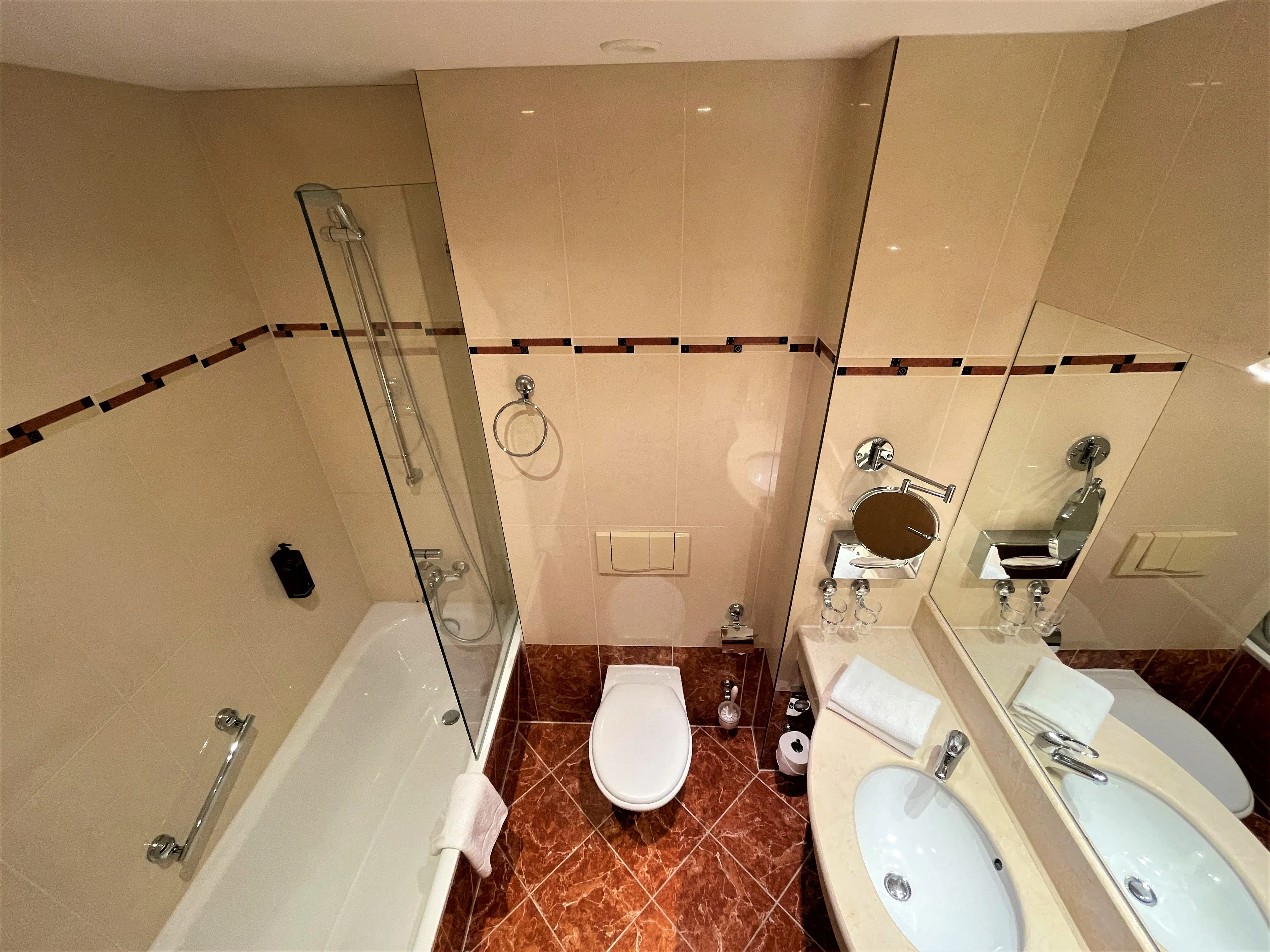 TRIPLE ROOM